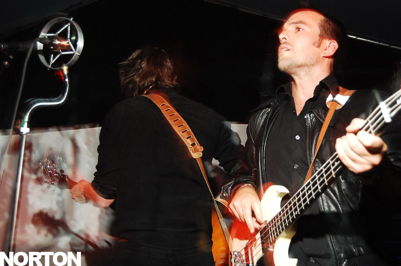 Dead Confederate @ Beauty Bar & Voyeur Grand Opening Party, photograph 4