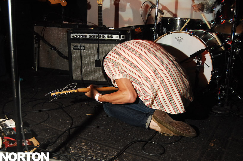 Dead Confederate @ Beauty Bar & Voyeur Grand Opening Party, photograph 36