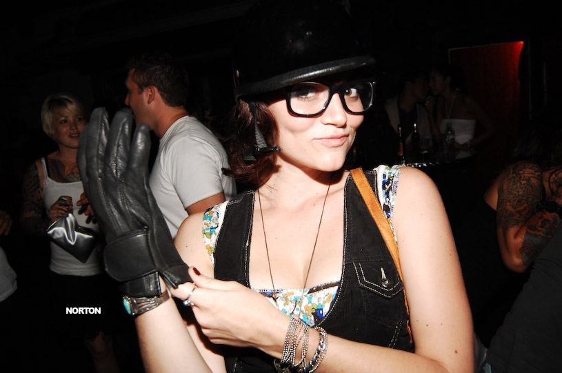 Millionares @ The Beauty Bar, photograph 61