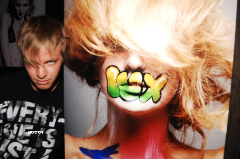 Bombs Over Northpark @ U-31 & Artshow @ Maida, photograph 12
