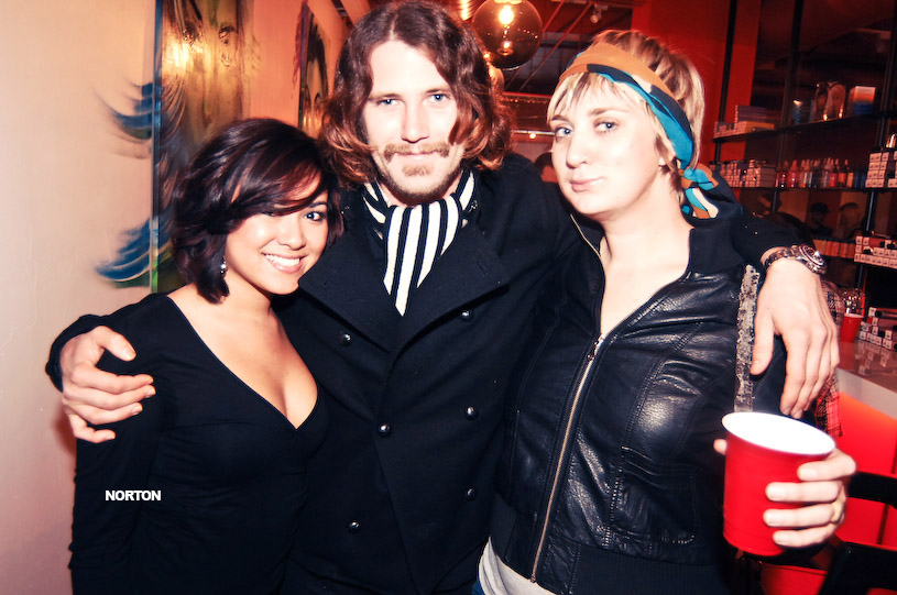 Disconnected Salon's Anniversary Party - U-31, photograph 11
