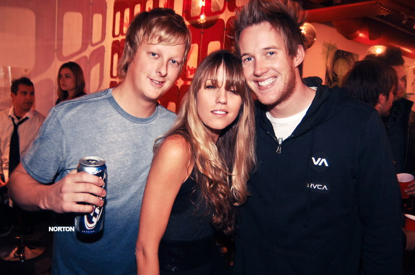 Disconnected Salon's Anniversary Party - U-31, photograph 25