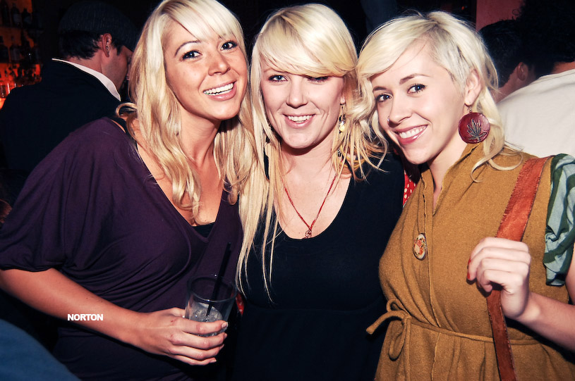 Disconnected Salon's Anniversary Party - U-31, photograph 69
