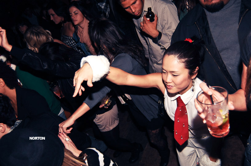 Disconnected Salon's Anniversary Party - U-31, photograph 93