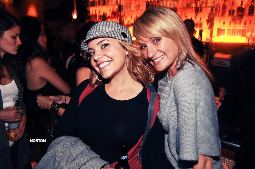 Disconnected Salon's Anniversary Party - U-31, photograph 94