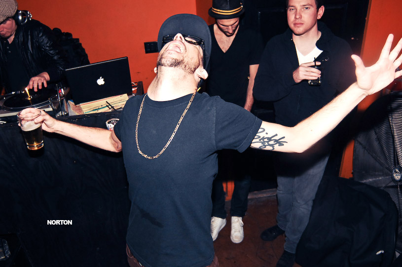 Disconnected Salon's Anniversary Party - U-31, photograph 175