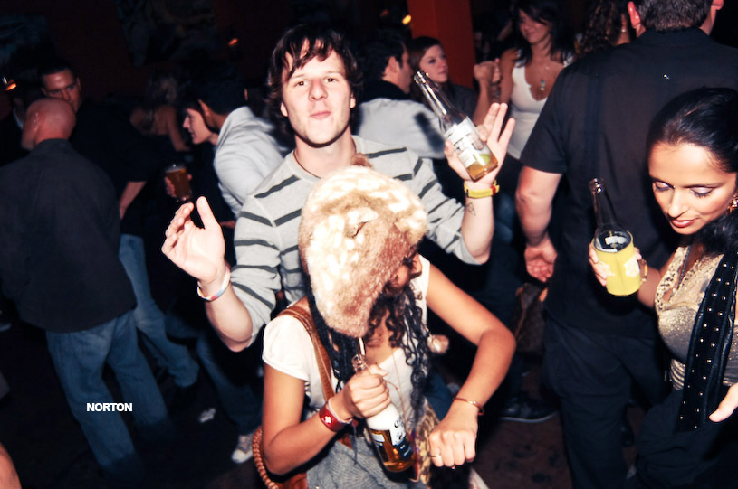 Disconnected Salon's Anniversary Party - U-31, photograph 176