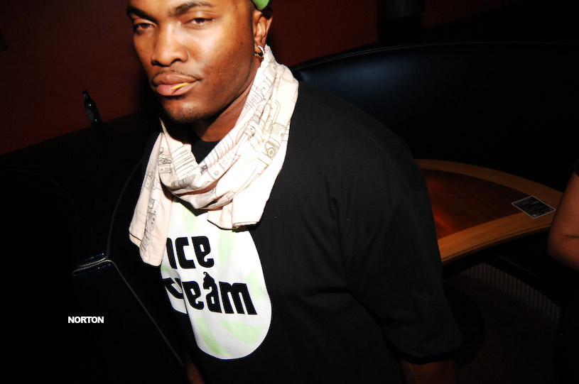 Ej's CD Launch Party - Bar U-31, photograph 60