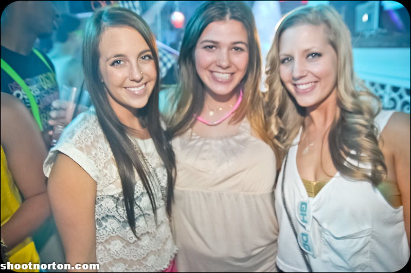Guest House Day Club @ Stingaree, photograph 19
