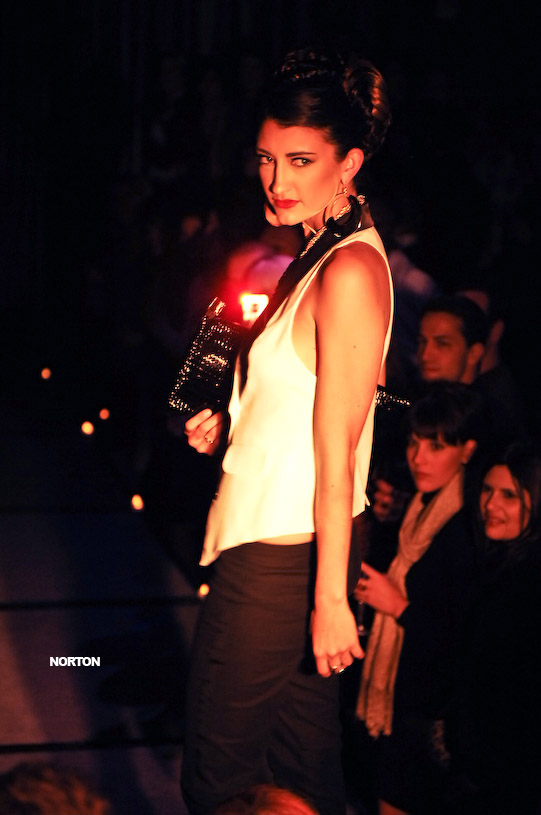 Mimi & Red Fashion show @ Hard Rock's Sweetwater, photograph 3
