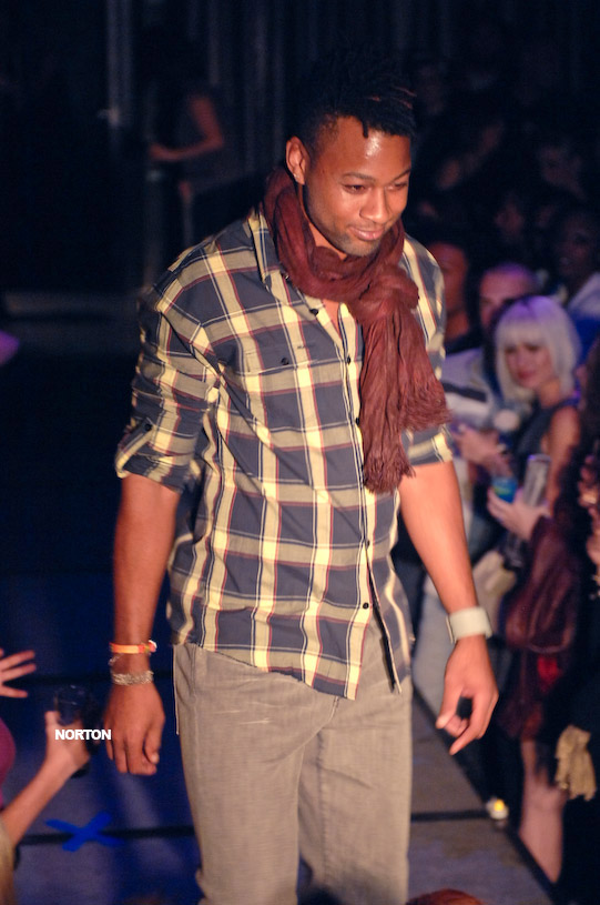 Mimi & Red Fashion show @ Hard Rock's Sweetwater, photograph 24