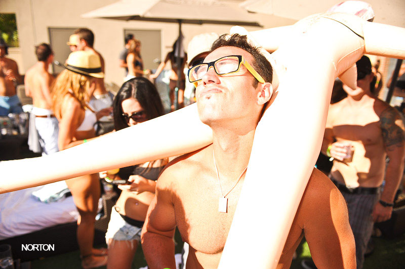 Intervention @ Hardrock Hotel's Float, photograph 98