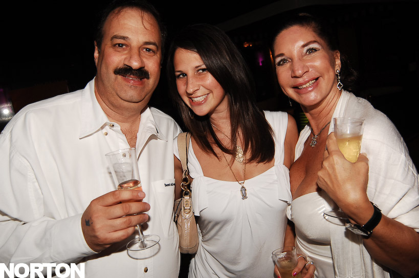Kin Lounge Grand Re-Opening, photograph 6