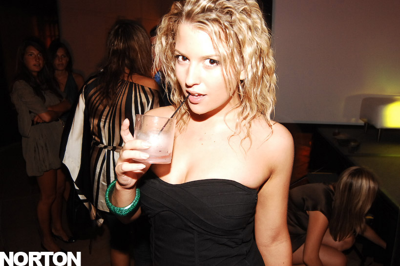Kin Lounge Grand Re-Opening, photograph 98