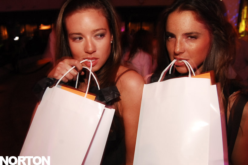 Kin Lounge Grand Re-Opening, photograph 139
