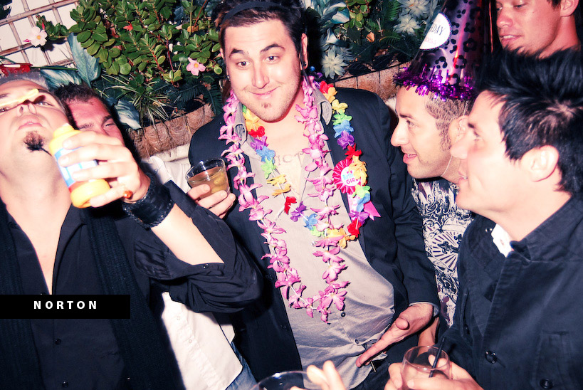 Neil's Birthday Soiree @ the Lei Lounge, photograph 6