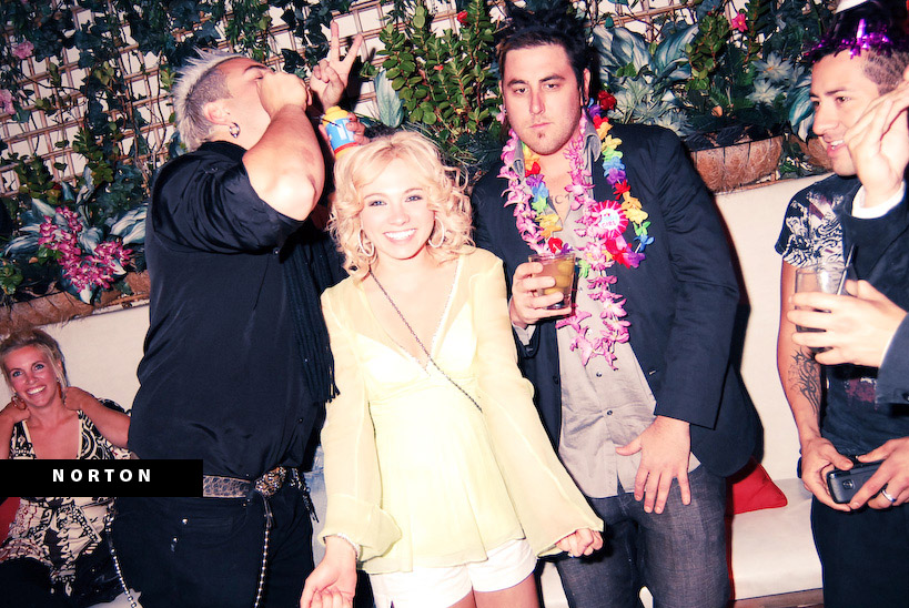 Neil's Birthday Soiree @ the Lei Lounge, photograph 11