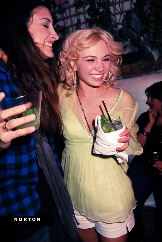 Neil's Birthday Soiree @ the Lei Lounge, photograph 17