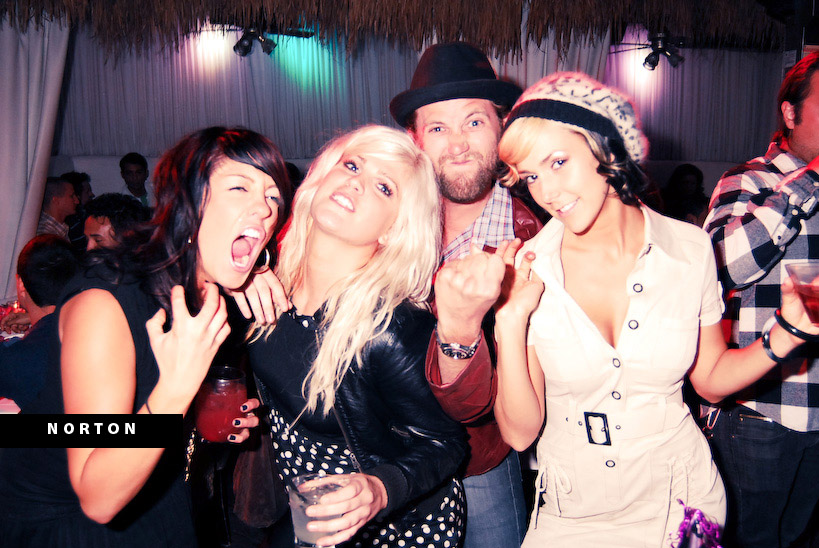 Neil's Birthday Soiree @ the Lei Lounge, photograph 26