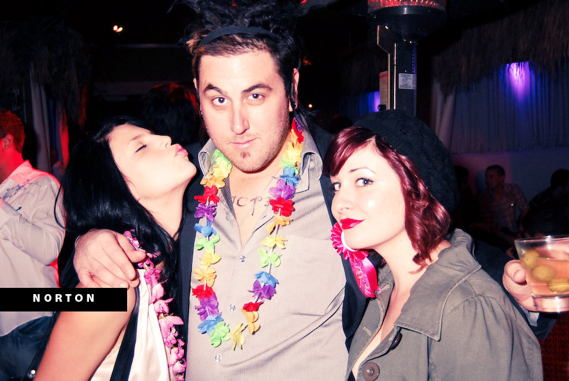 Neil's Birthday Soiree @ the Lei Lounge, photograph 31