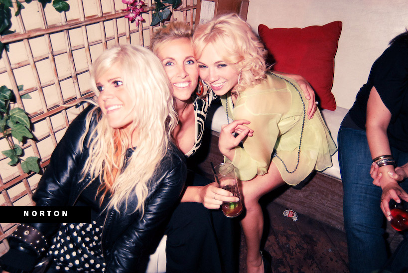 Neil's Birthday Soiree @ the Lei Lounge, photograph 60