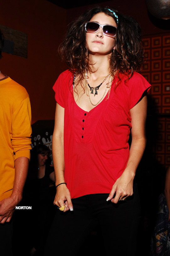 Neon Party @ U-31, photograph 70
