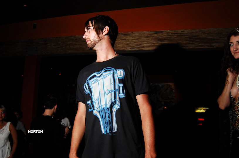 Neon Party @ U-31, photograph 87