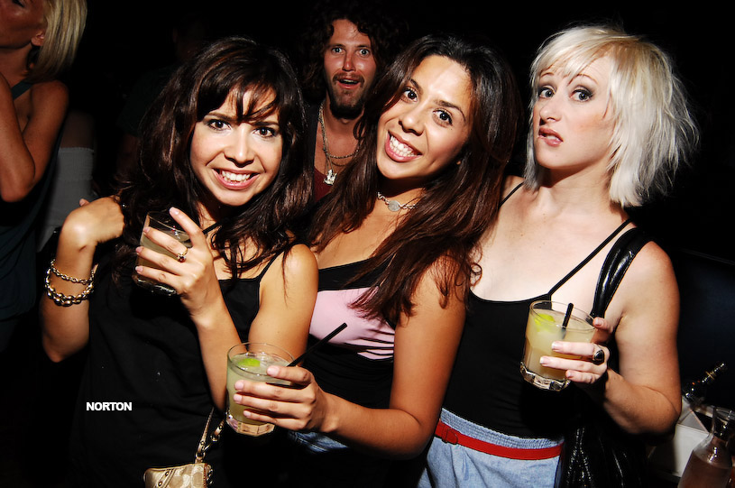 Neon Party @ U-31, photograph 152