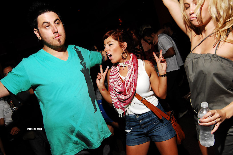 Neon Party @ U-31, photograph 171