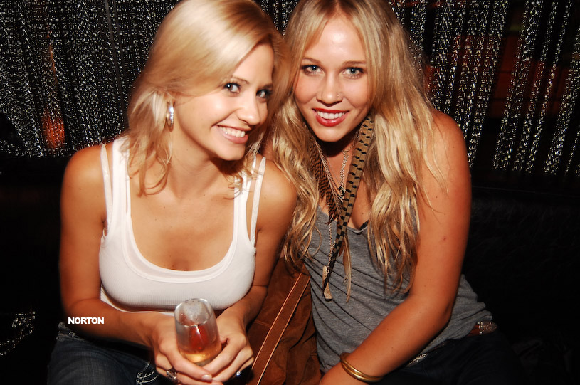 Neon Beat @ Bar West, photograph 18