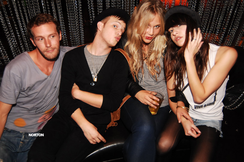Neon Beat @ Bar West, photograph 34