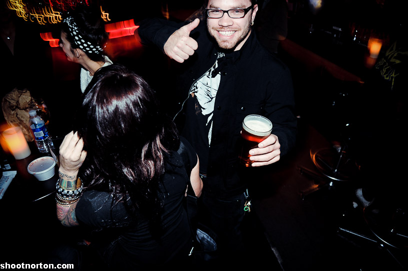 LESANDS + THE HOWLS @ Office Bar, photograph 51