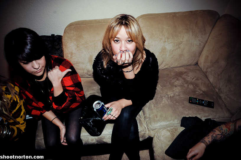LESANDS + THE HOWLS @ Office Bar, photograph 83