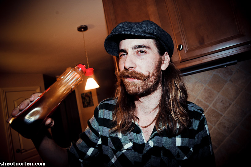 LESANDS + THE HOWLS @ Office Bar, photograph 89