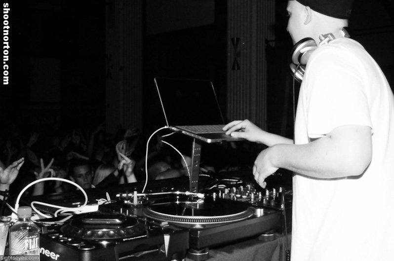 DEV Live @ On Broadway San Diego, photograph 30