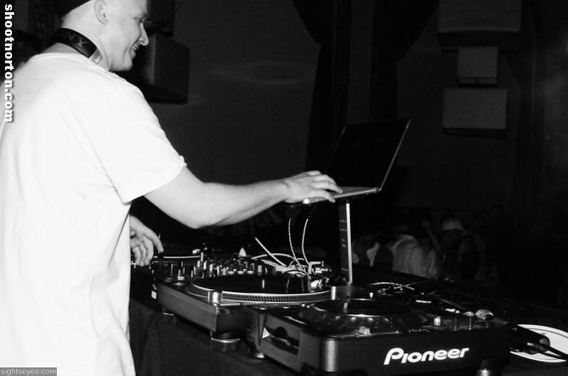 DEV Live @ On Broadway San Diego, photograph 37