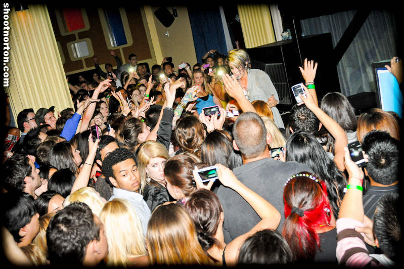 DEV Live @ On Broadway San Diego, photograph 142