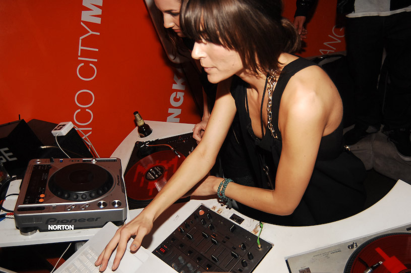 Go-Go Academy @ Airport - Posso the DJ, photograph 81
