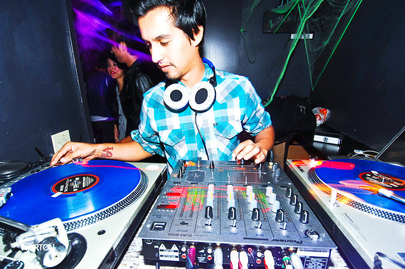 SD vs. OC edition of MUTE Fridays @ Bar Proof, photograph 1