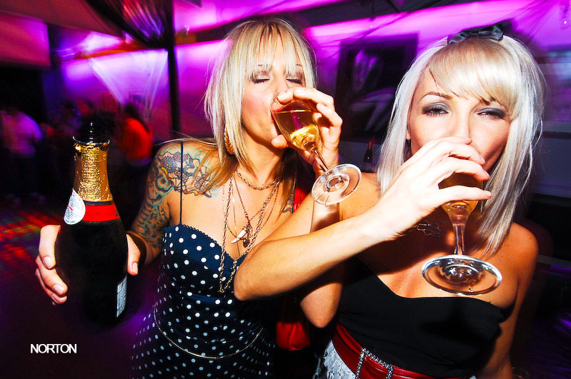 SD vs. OC edition of MUTE Fridays @ Bar Proof, photograph 14