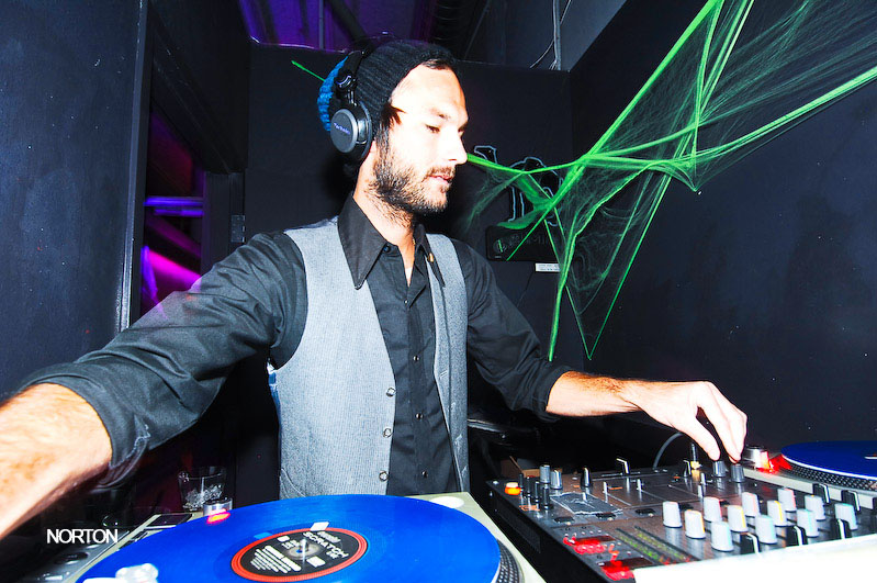 SD vs. OC edition of MUTE Fridays @ Bar Proof, photograph 29