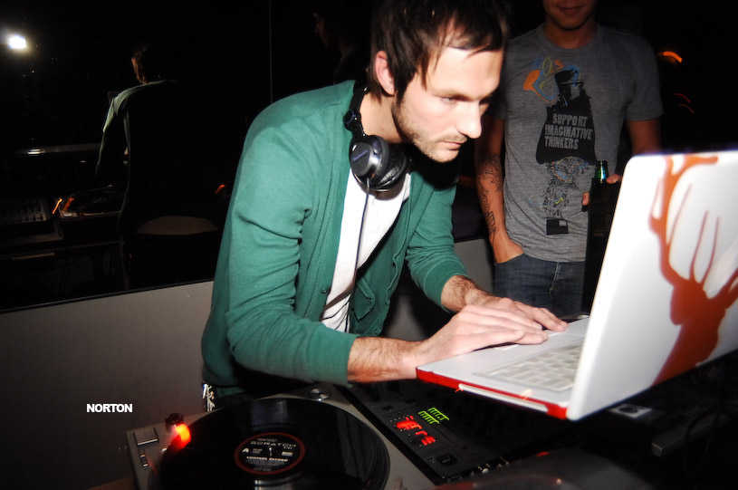 RE-AMP Thursdays @ The Office, photograph 13