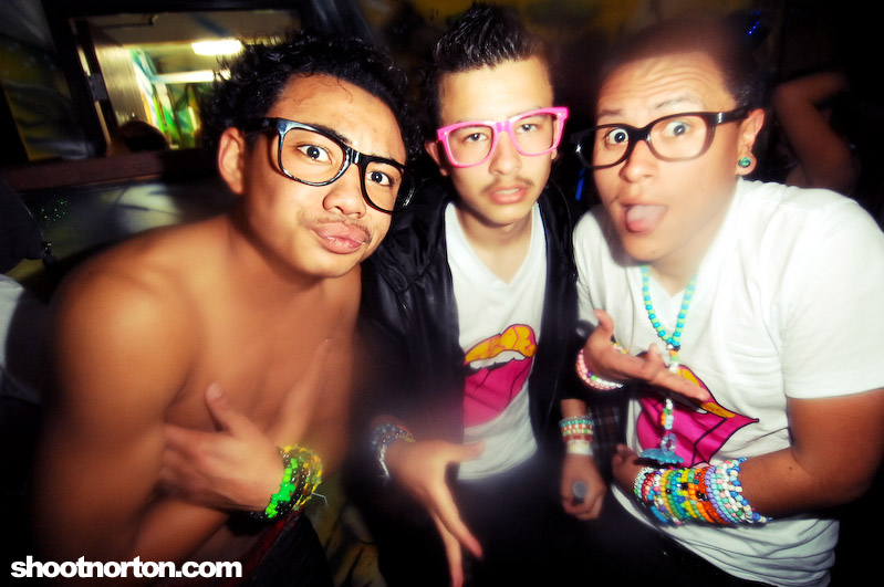 Scream LOUD!, photograph 1