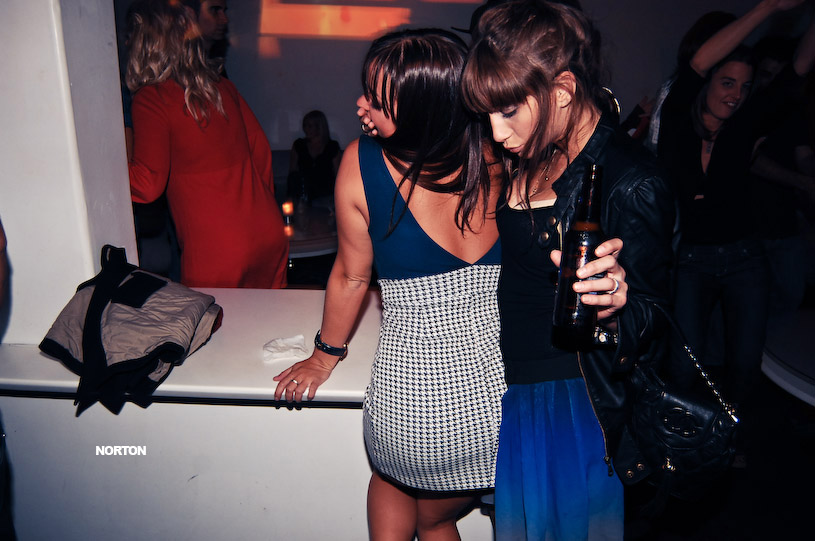 LA vs. SD @ Airport Lounge, photograph 77