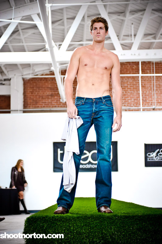 Thread Show San Diego @ The Wonderhaus, photograph 119