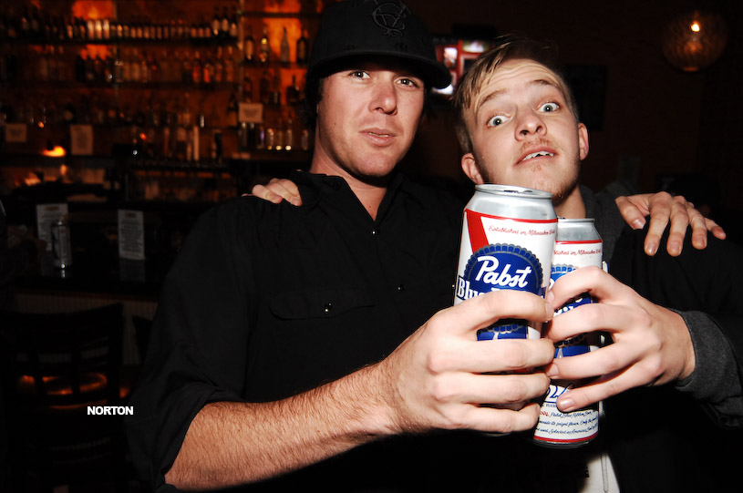 Tuesday night @ U-31 & Office Bar, photograph 5