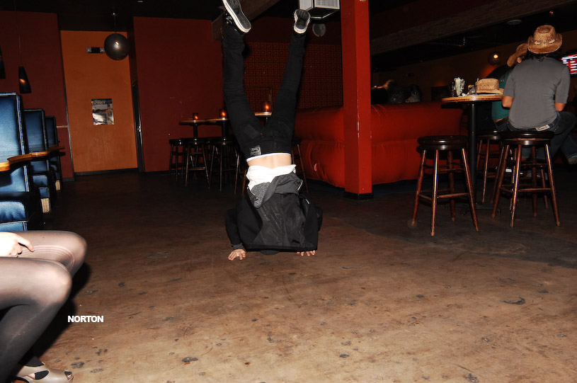 Tuesday night @ U-31 & Office Bar, photograph 6