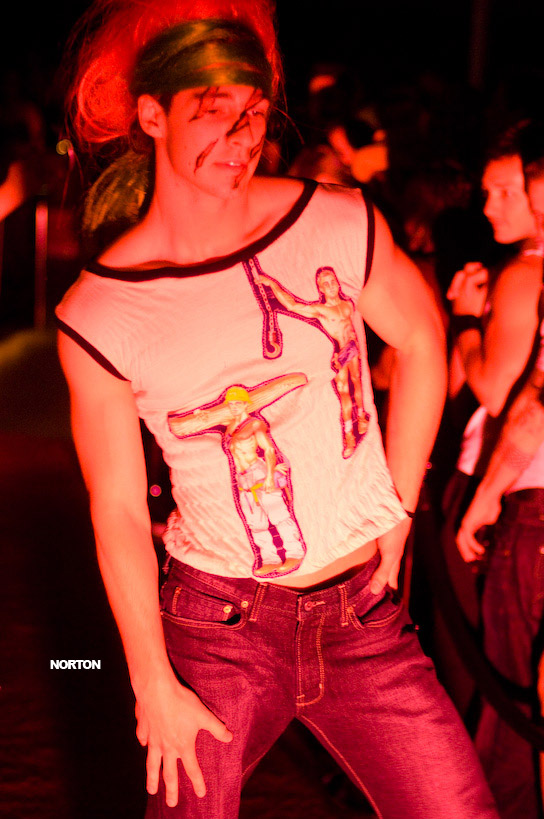 Fables by Barrie Fashion Show @ Universal San Diego, photograph 16