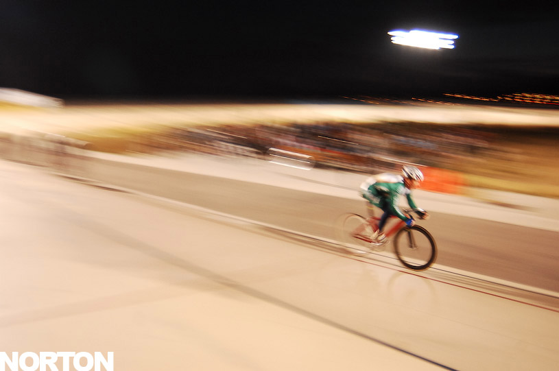 Tuesday Night @ The Velodrome & Office Bar, photograph 14