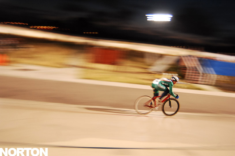 Tuesday Night @ The Velodrome & Office Bar, photograph 15